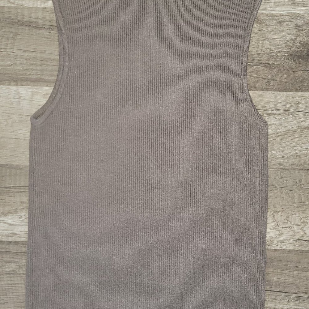 Nude Top - Picture 2 of 2